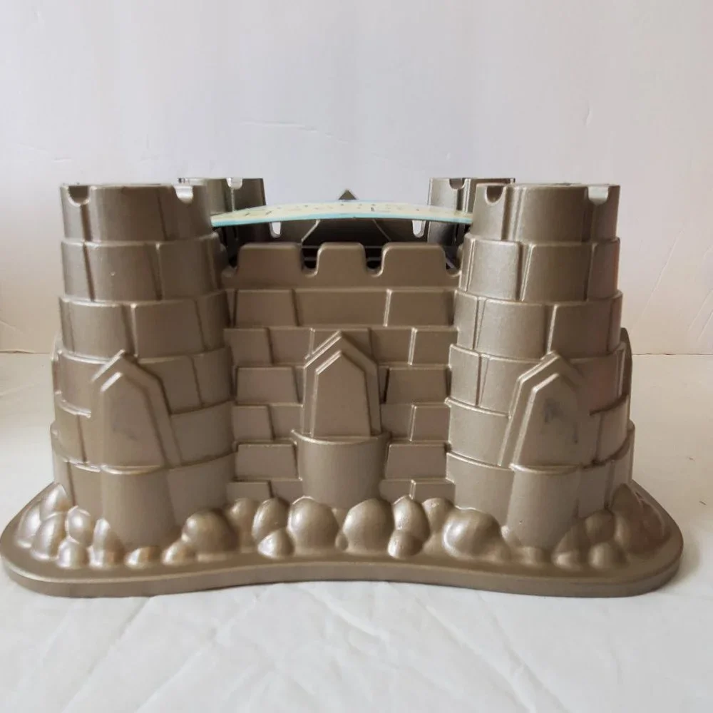 Williams Sonoma Vintage 2005 Sandcastle Bake Pan